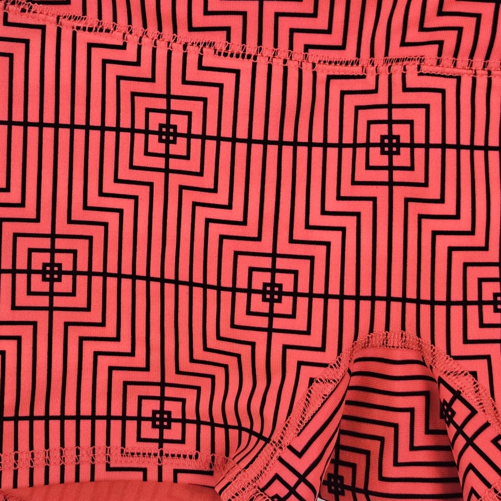 Geometric Patterned Shorts - Picture 3 of 5